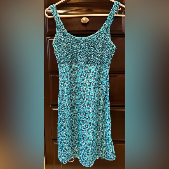 Dresses & Skirts - Blue and white mini stretchy dress. Size small